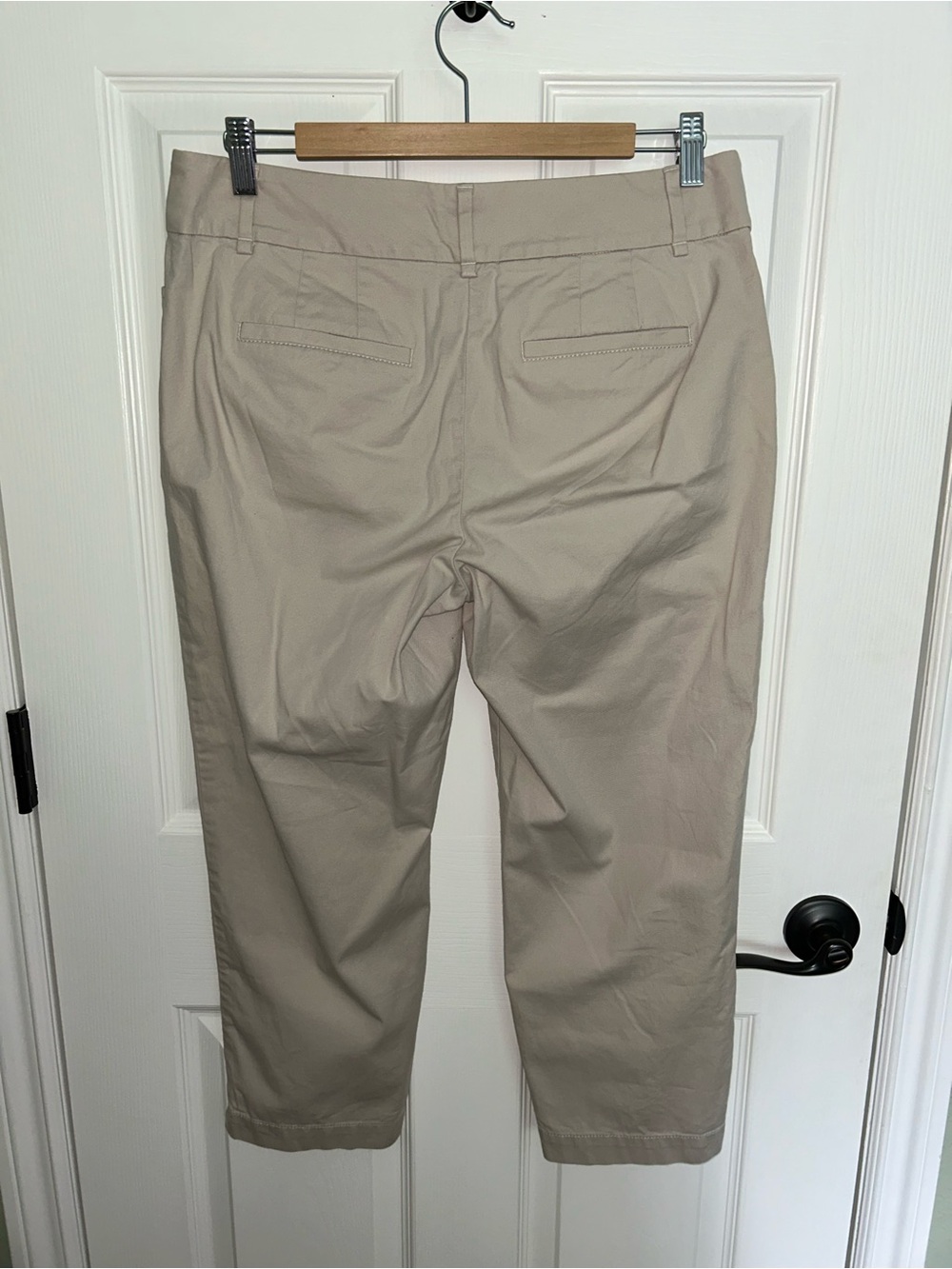 LOFT Beige Curvy Crop Pants - Picture 2 of 4